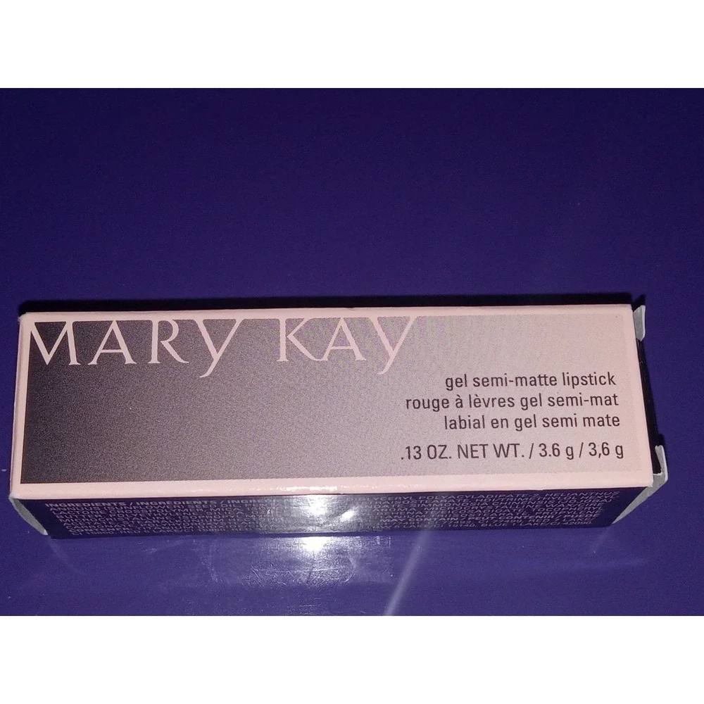 Mary Kay CRUSHED BERRY  Gel Semi-Matte Lipstick. New In Box